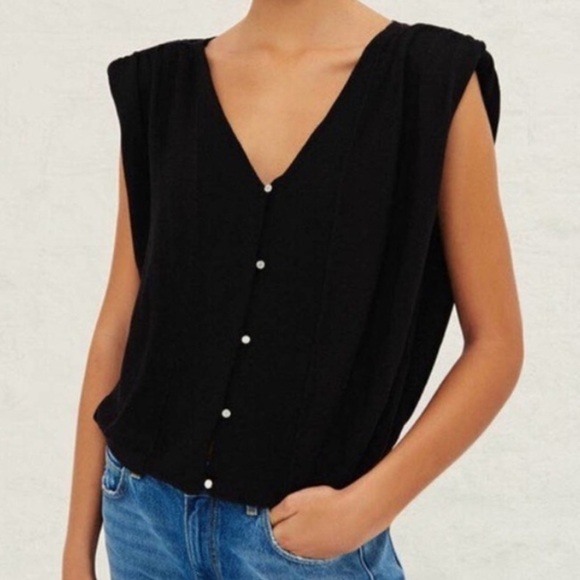 Dex Tops - Dex Black Sleeveless Button Down Shirt